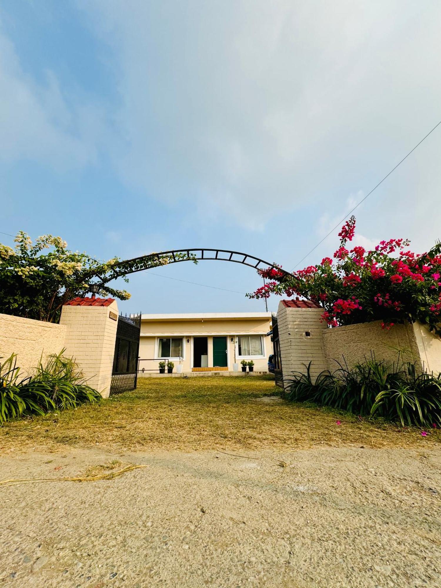 The Bougainvillea Cottage Farmstay Near Dehradun , 2 Bedroom Private Cottage Next To Fields And Orchards With Hill Views Εξωτερικό φωτογραφία
